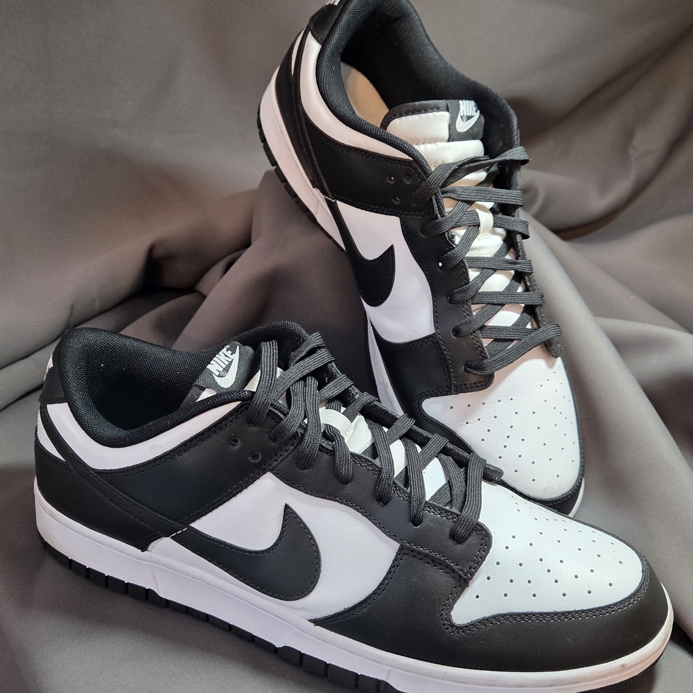 Nike Black and White Sneakers